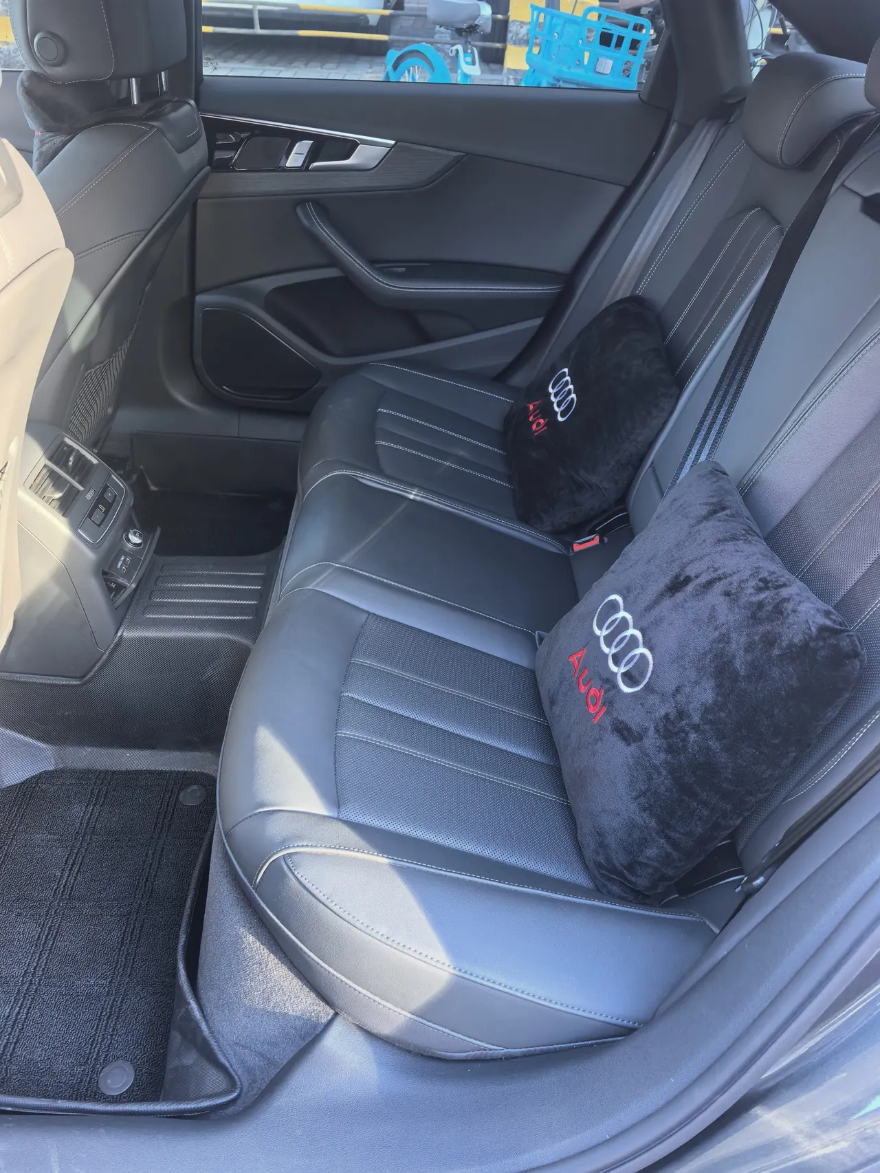 Audi 2024 A4L 2.0TFSI 40TFSI Deluxe Dynamic Automatic 6