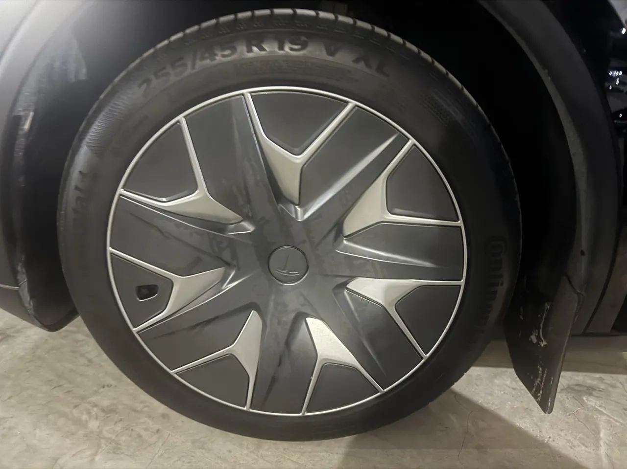 Tesla 2025 Model Y L Long Endurance All-Wheel Drive Automatic Transmission 10