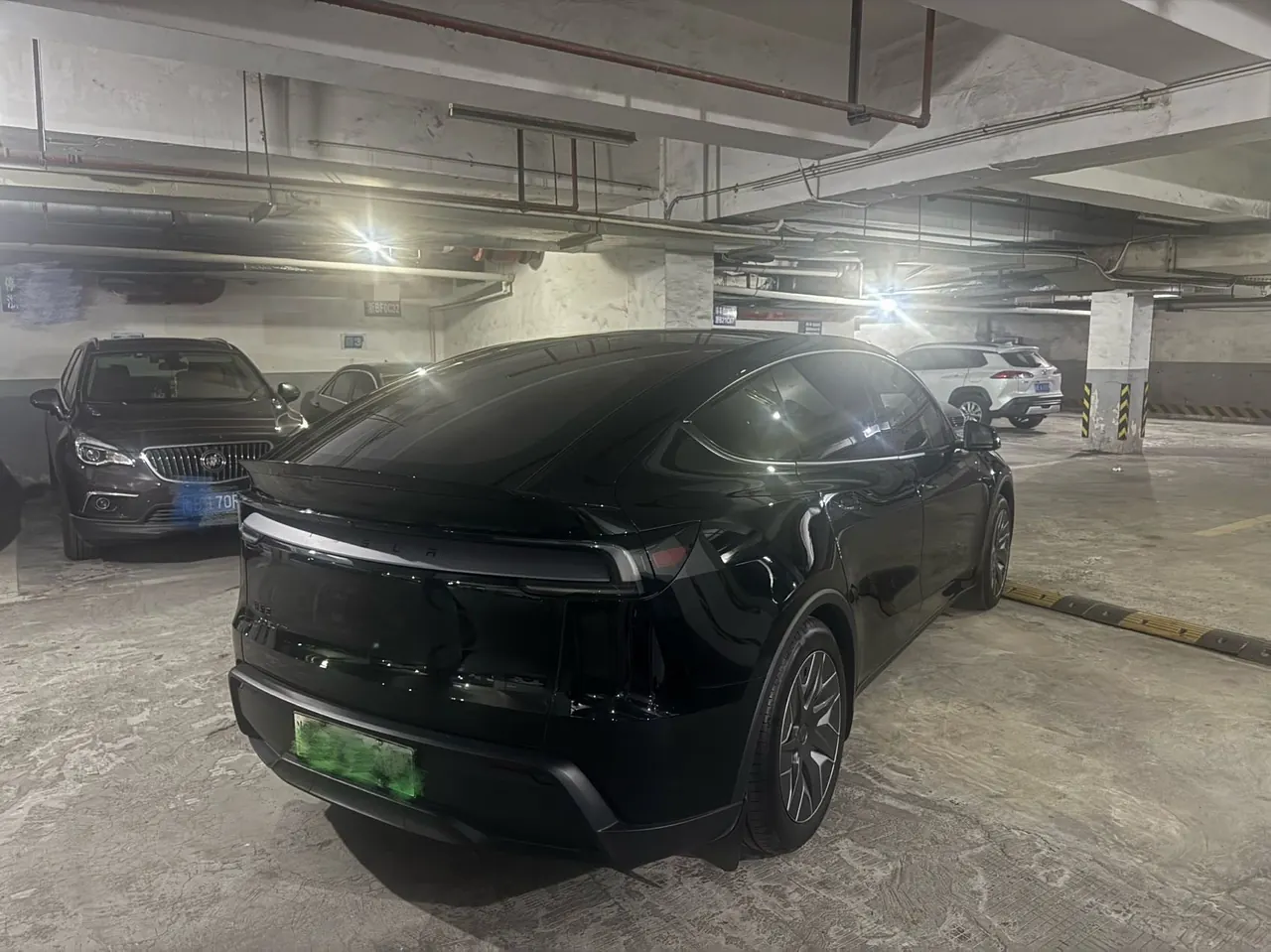 Tesla 2025 Model Y L Long Endurance All-Wheel Drive Automatic Transmission 5