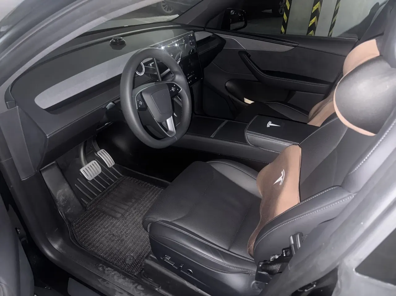 Tesla 2025 Model Y L Long Endurance All-Wheel Drive Automatic Transmission 8