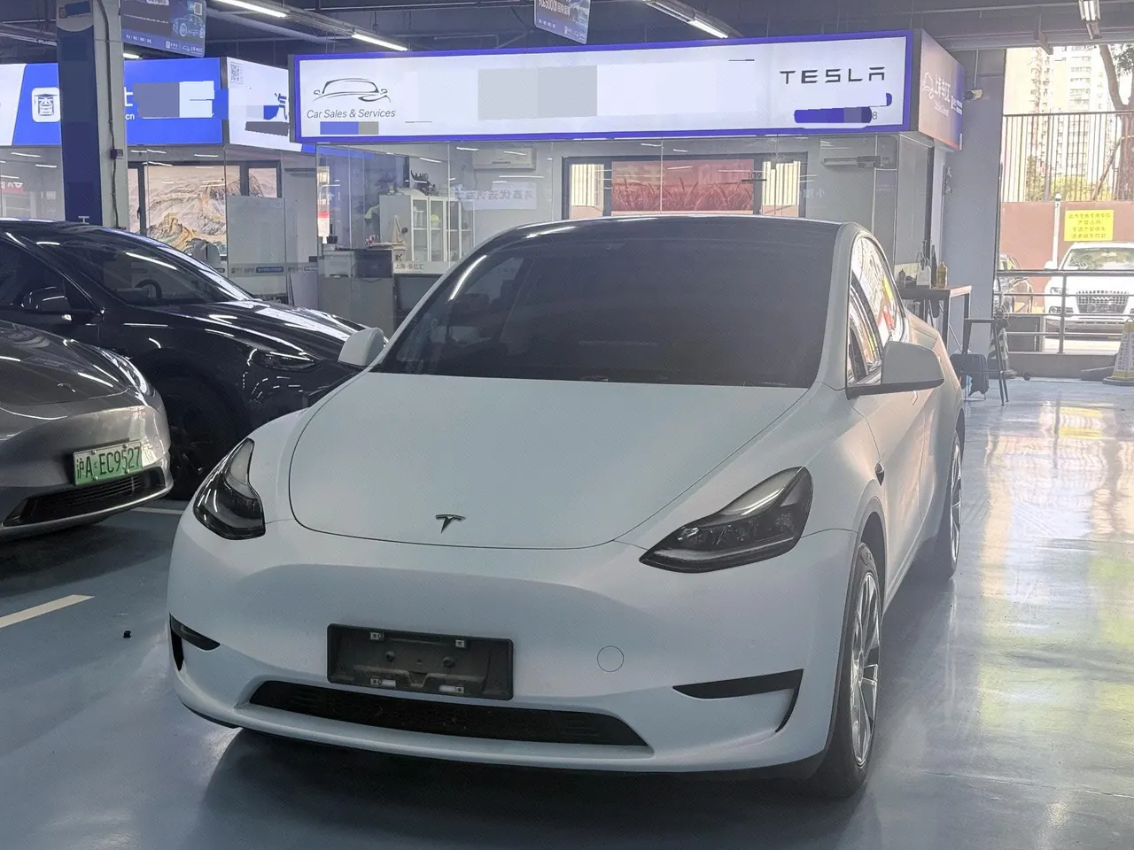 Open image lightbox: Tesla 2022 Model Y rear-wheel drive version (facelift) automatic gear