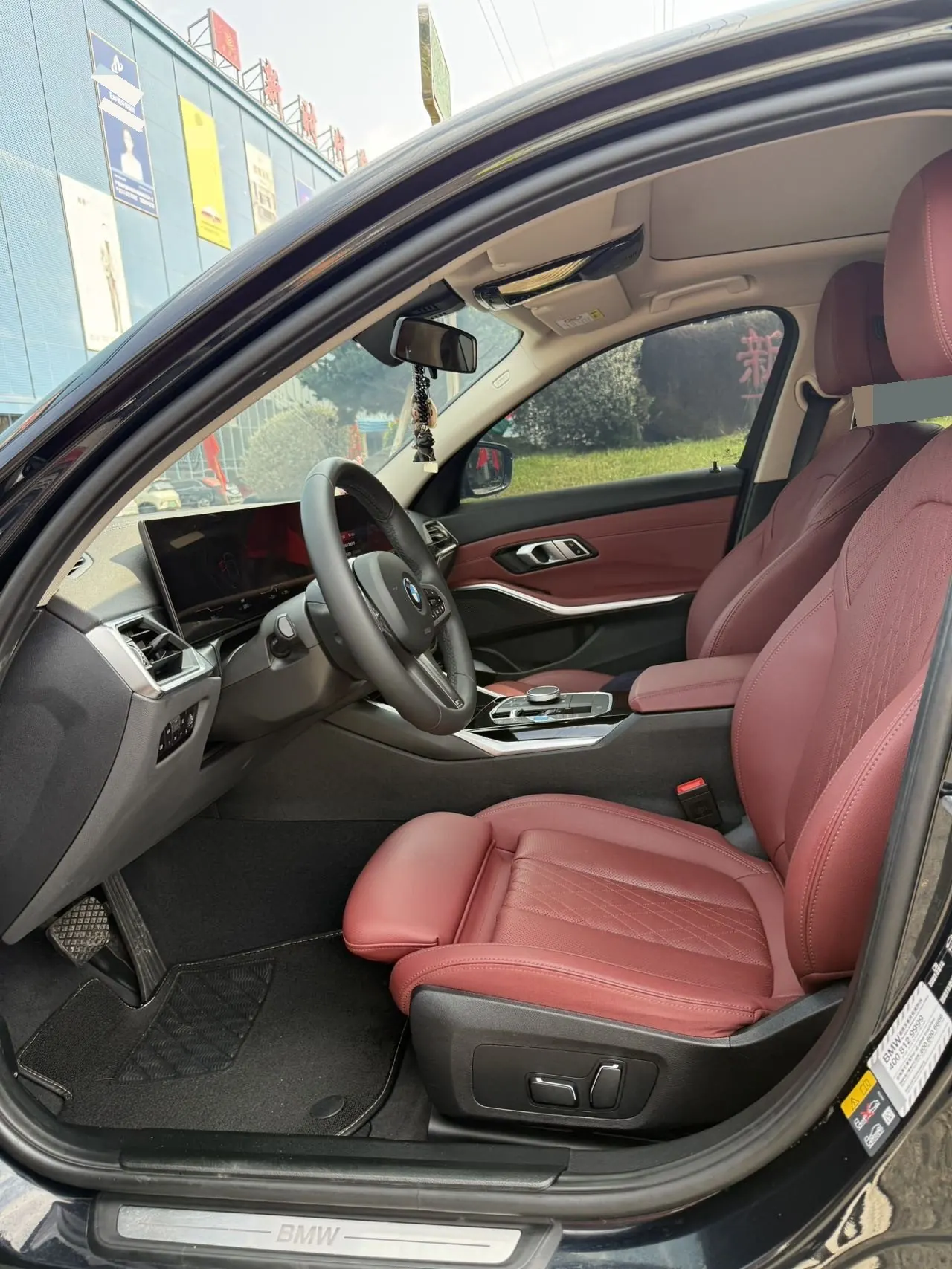 BMW 2024 i3 eDrive 35 L automatic gear 5