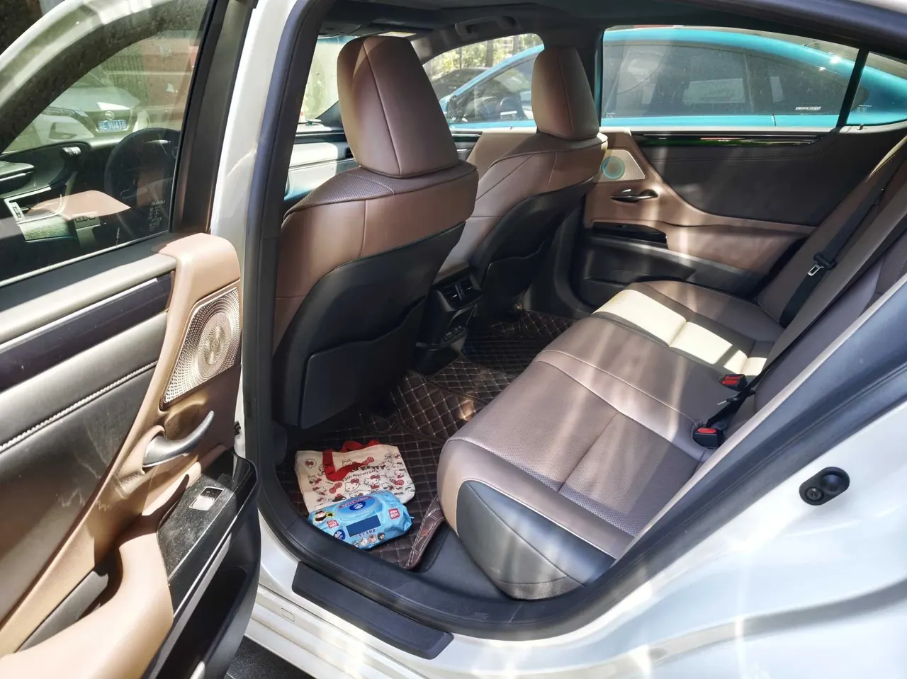 Lexus ES (Imported) 2023 ES200 2.0 Stepless Premium Edition Automatic Gear 5