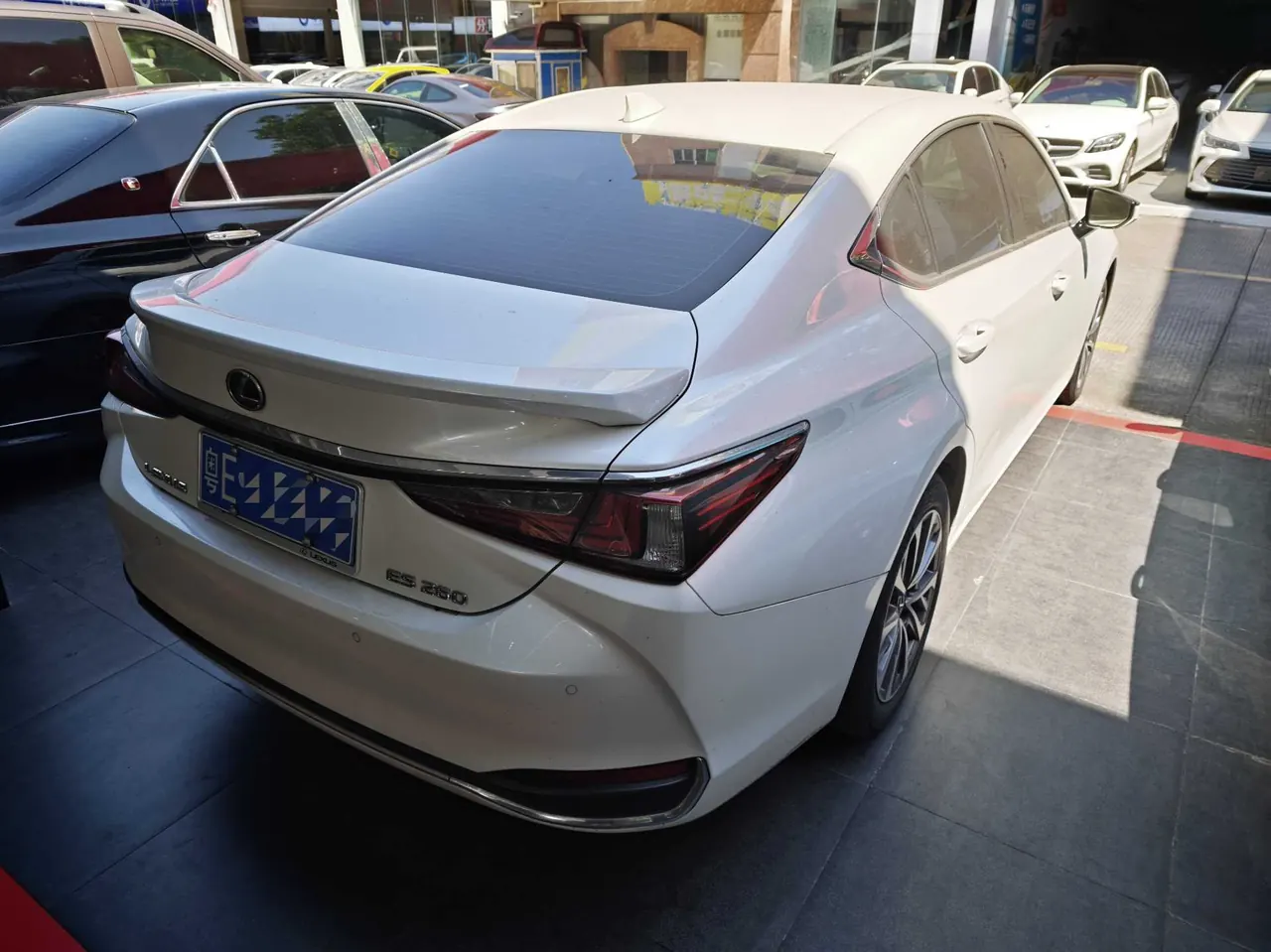 Lexus ES (Imported) 2023 ES200 2.0 Stepless Premium Edition Automatic Gear 7