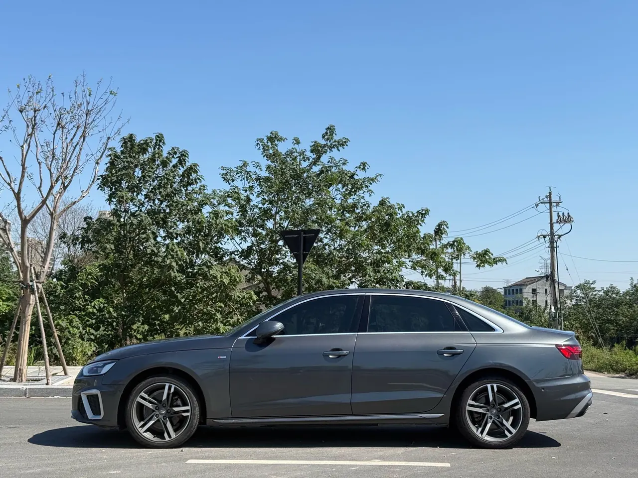 Audi 2020 A4L 2.0TFSI 40TFSI Deluxe Dynamic Automatic 4