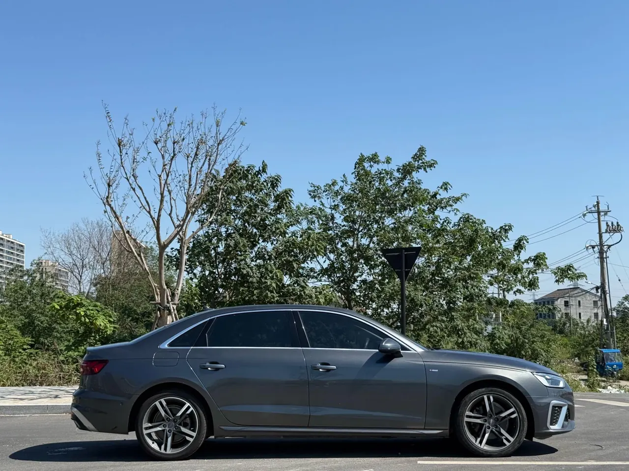 Audi 2020 A4L 2.0TFSI 40TFSI Deluxe Dynamic Automatic 5