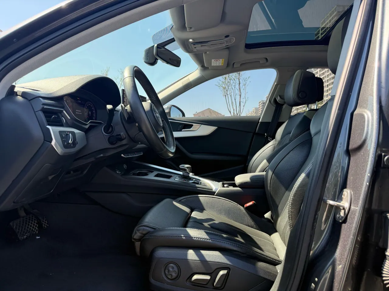 Audi 2020 A4L 2.0TFSI 40TFSI Deluxe Dynamic Automatic 9