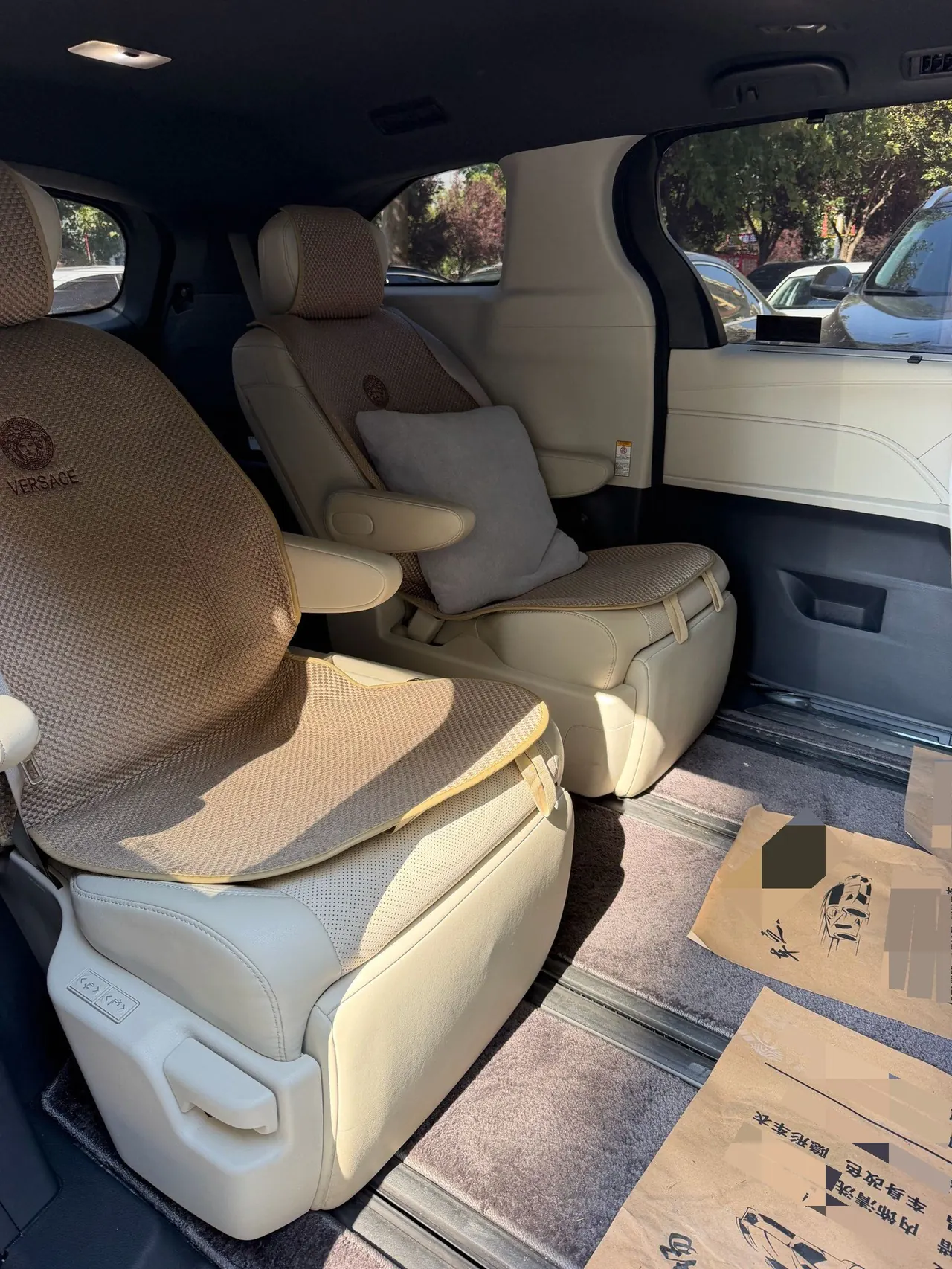 Toyota 2024 Sana 2.5 Stepless Four-wheel Drive Premium Edition Automatic Transmission 5