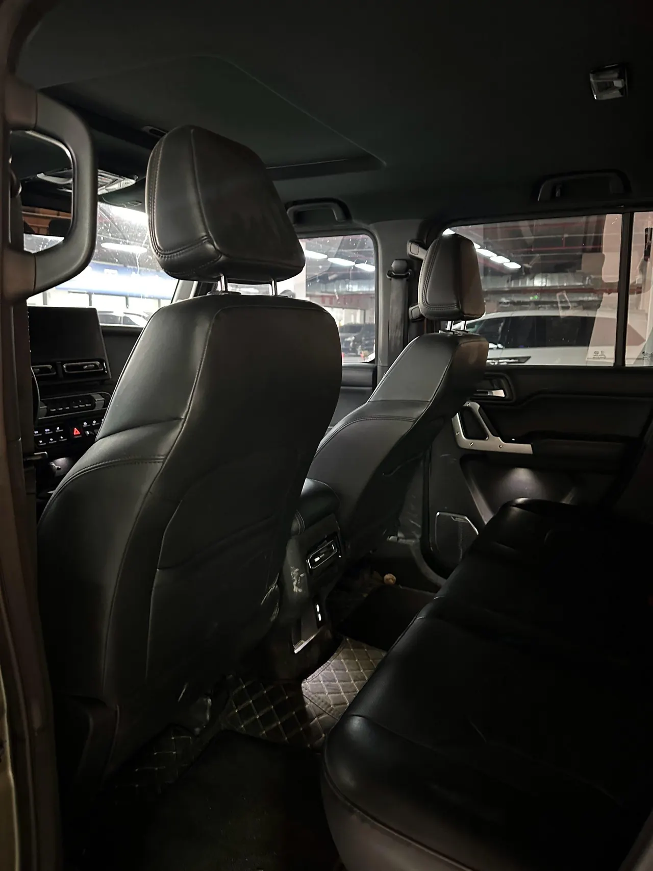 212 2024 T01 2.0T Explorer Automatic 4