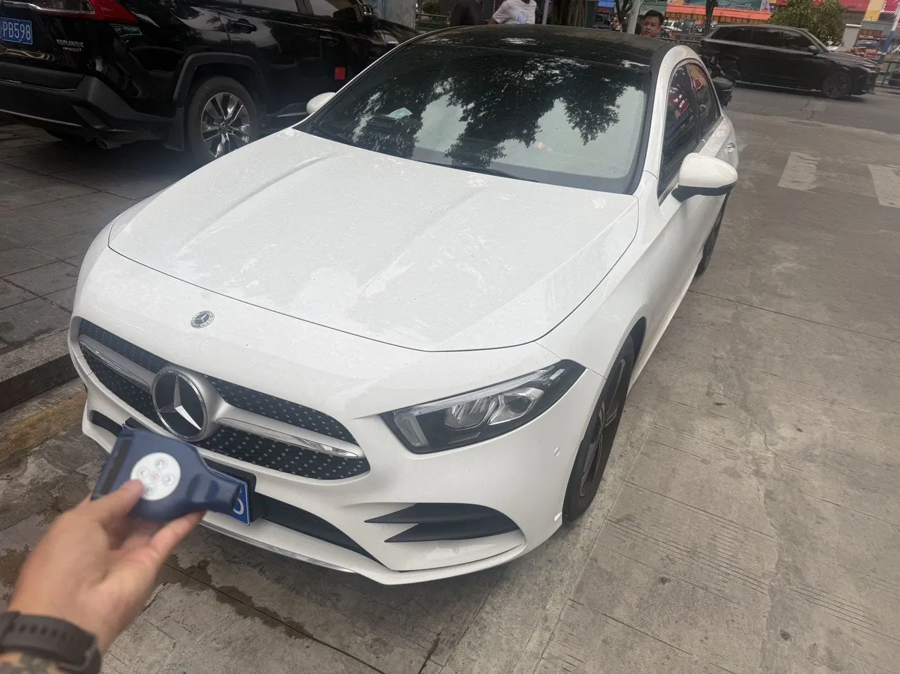 Открыть галерею: Mercedes Benz Class A 2022 A 200 L 1.3T Fashion (Change 3) Automatic