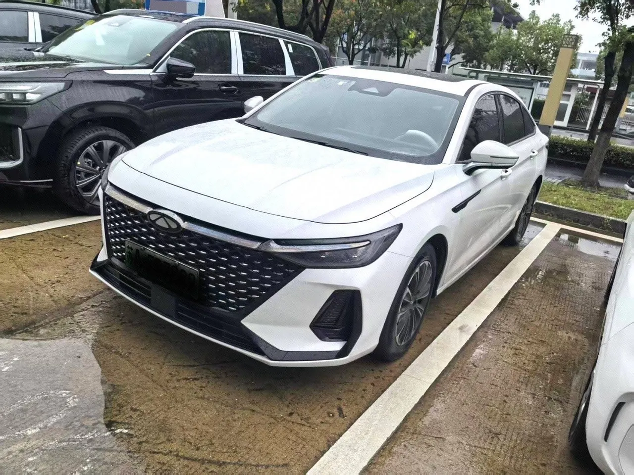 Chery 2024 Fengyun A8 1.5T 127 Wind Control Edition Automatic Gear - View 1