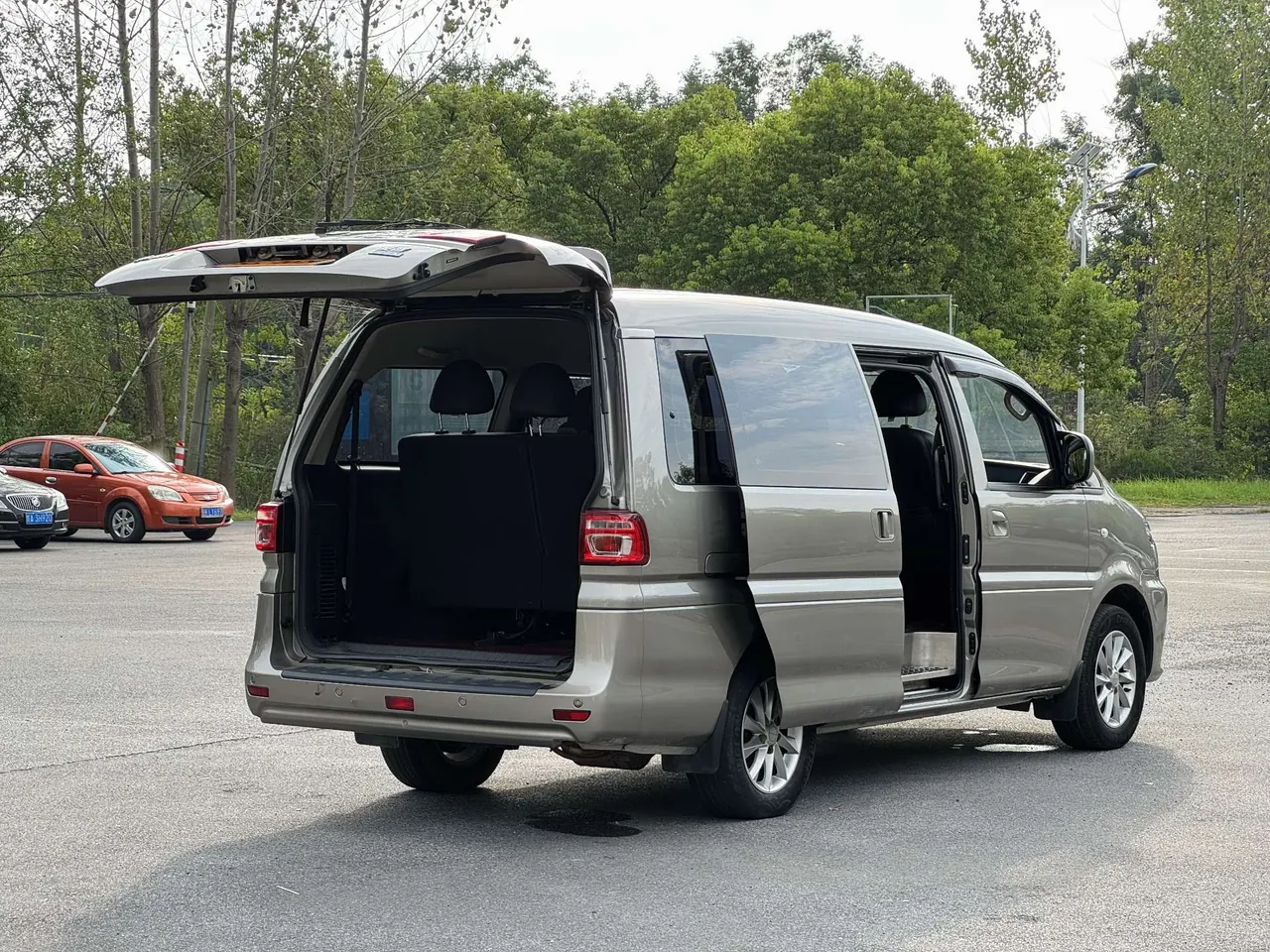 Fengxing Lingzhi M5 New Energy 2022 Lingzhi EV Ordinary Deluxe 7-seat Automatic Gear 11