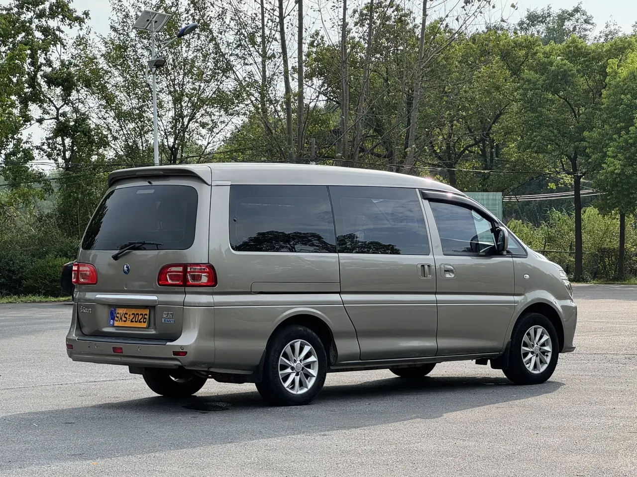 Fengxing Lingzhi M5 New Energy 2022 Lingzhi EV Ordinary Deluxe 7-seat Automatic Gear 4