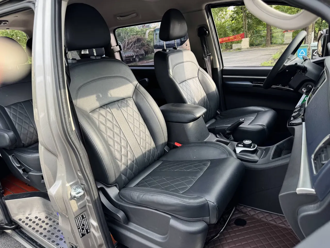 Fengxing Lingzhi M5 New Energy 2022 Lingzhi EV Ordinary Deluxe 7-seat Automatic Gear 9