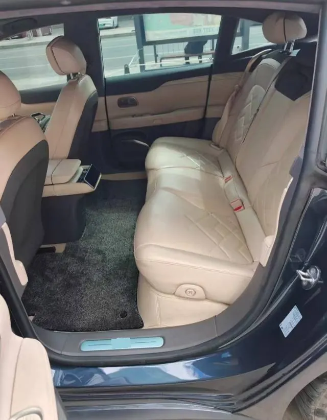 NIO 2022 ET5 75kWh automatic gear 3
