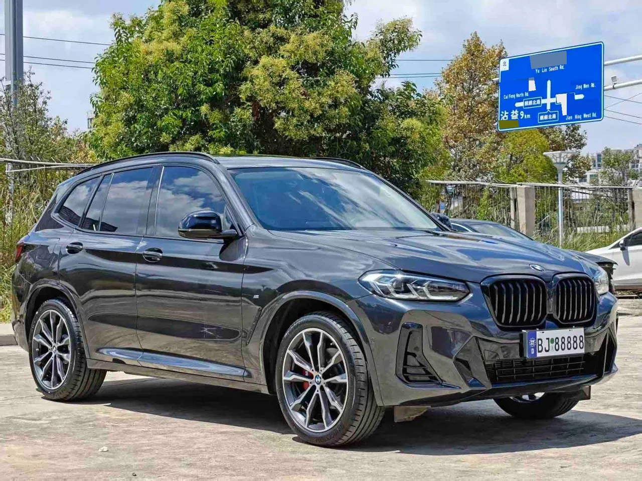 BMW 2023 X3 xDrive30i 2.0T exclusive M obsidian night set automatic gear 2
