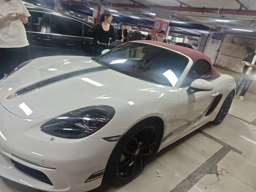 Open image lightbox: Porsche 718 (Imported) 2023 718 Boxter 2.0T Style Edition Automatic