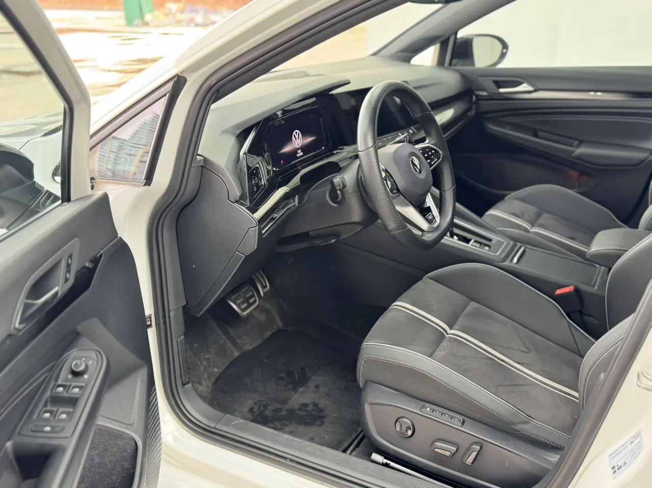 Volkswagen 2023 Golf 8 R-Line 1.4TSI 280TSI Lite Automatic 5