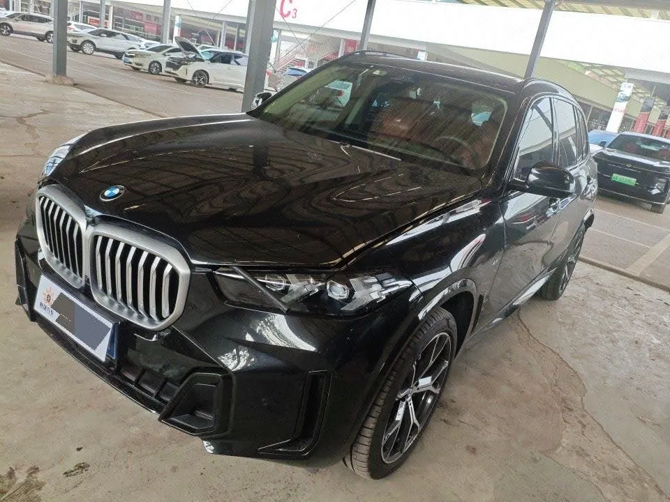 Open image lightbox: BMW 2023 X5 xDrive30Li 48V 2.0T exclusive m sports obsidian night suit automatic gear