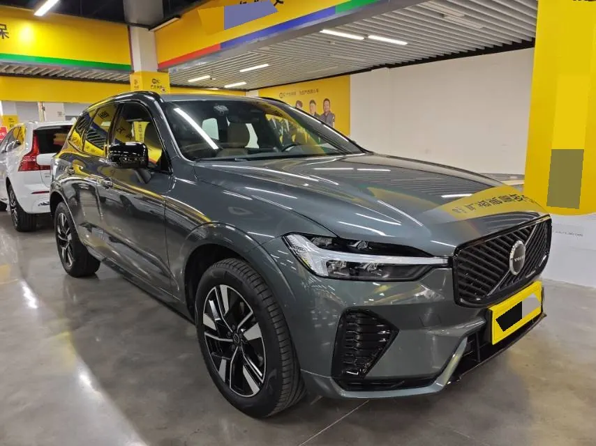 Volvo 2026 XC60 48V 2.0T B5 4WD Zhiyuan Sports Edition Automatic Gear 3