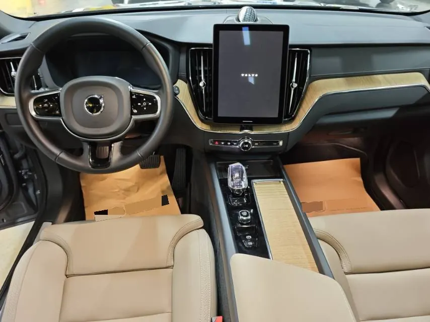 Volvo 2026 XC60 48V 2.0T B5 4WD Zhiyuan Sports Edition Automatic Gear 5