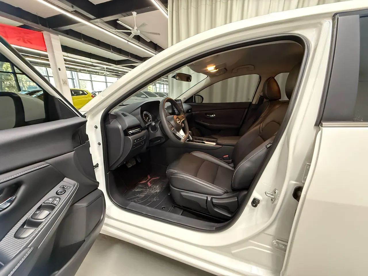Nissan 2026 Sylphy 1.6 stepless worry-free version of automatic gear 4
