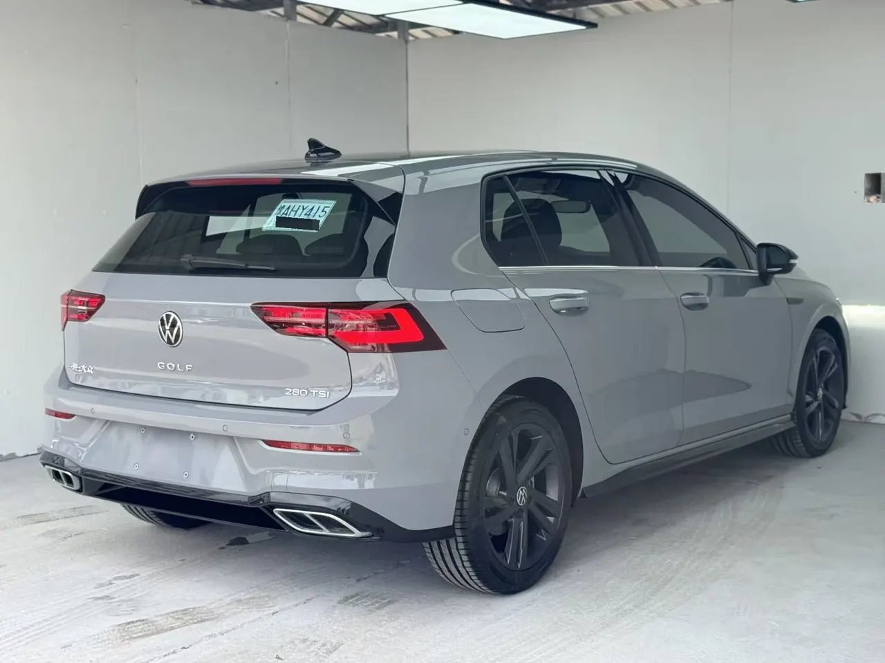 Volkswagen 2023 Golf 8 R-Line 1.4TSI 280TSI Lite Automatic 7