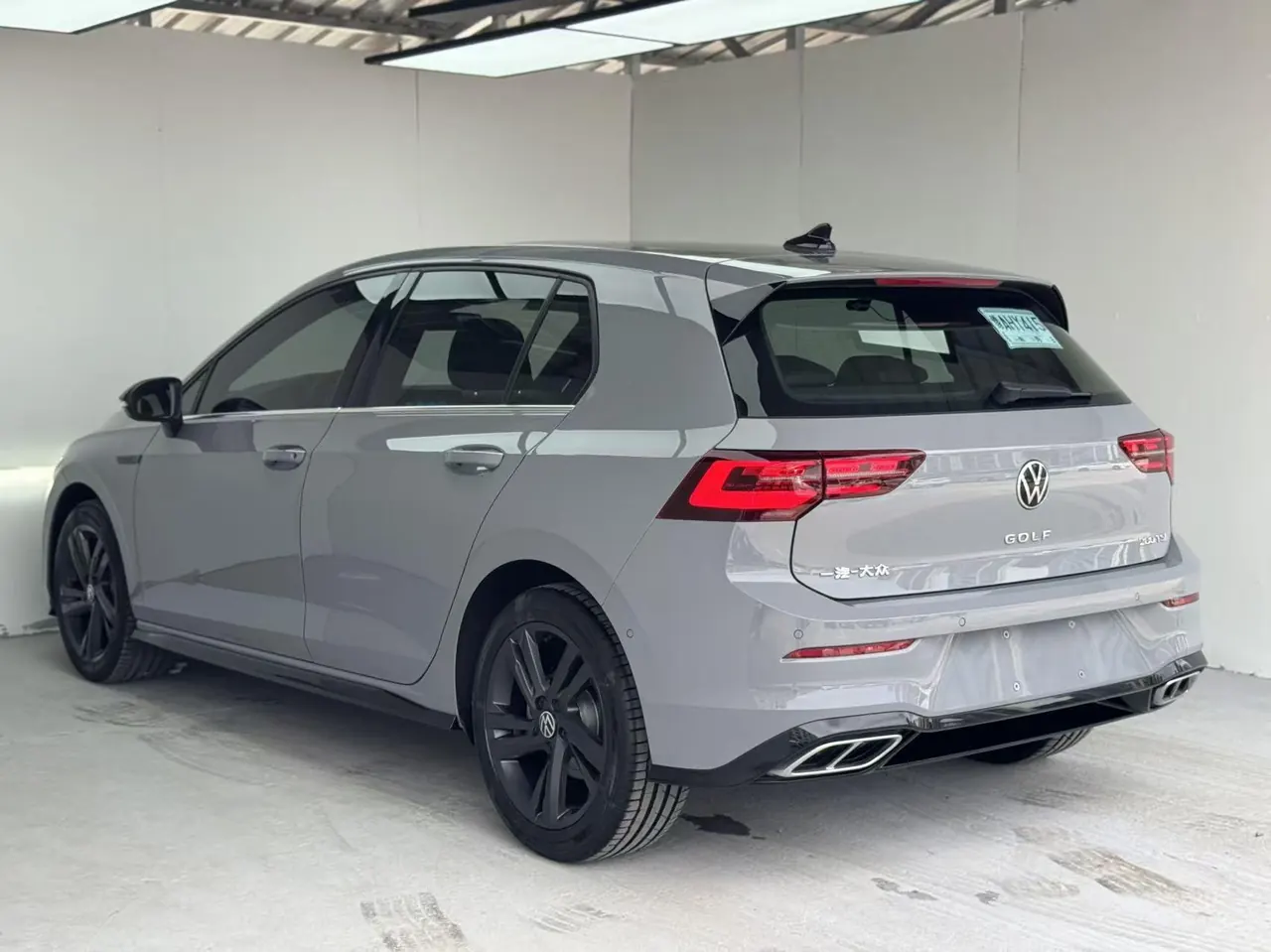 Volkswagen 2023 Golf 8 R-Line 1.4TSI 280TSI Lite Automatic 9