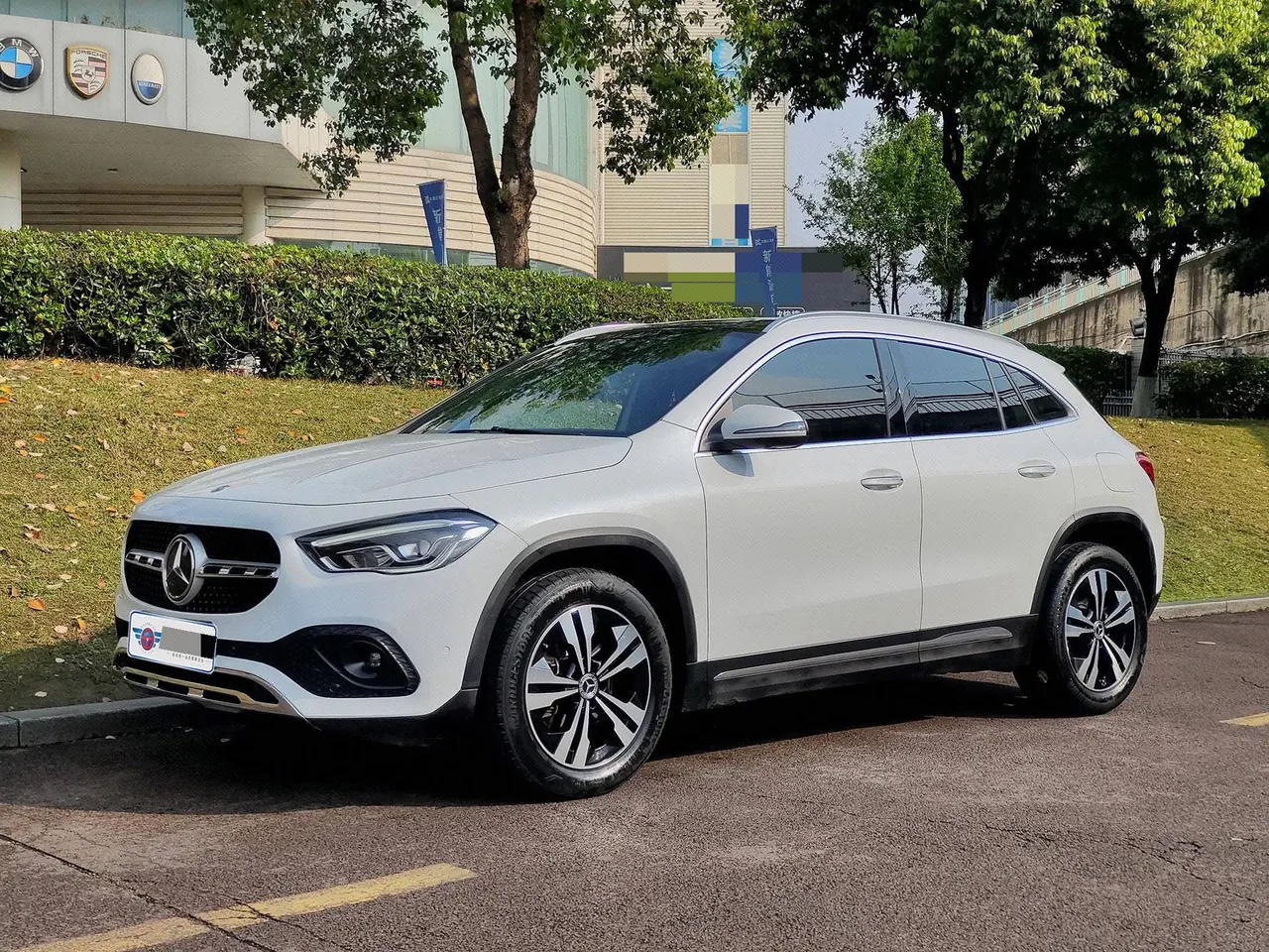 Open image lightbox: Mercedes Benz 2020 GLA 200 1.3T automatic gear