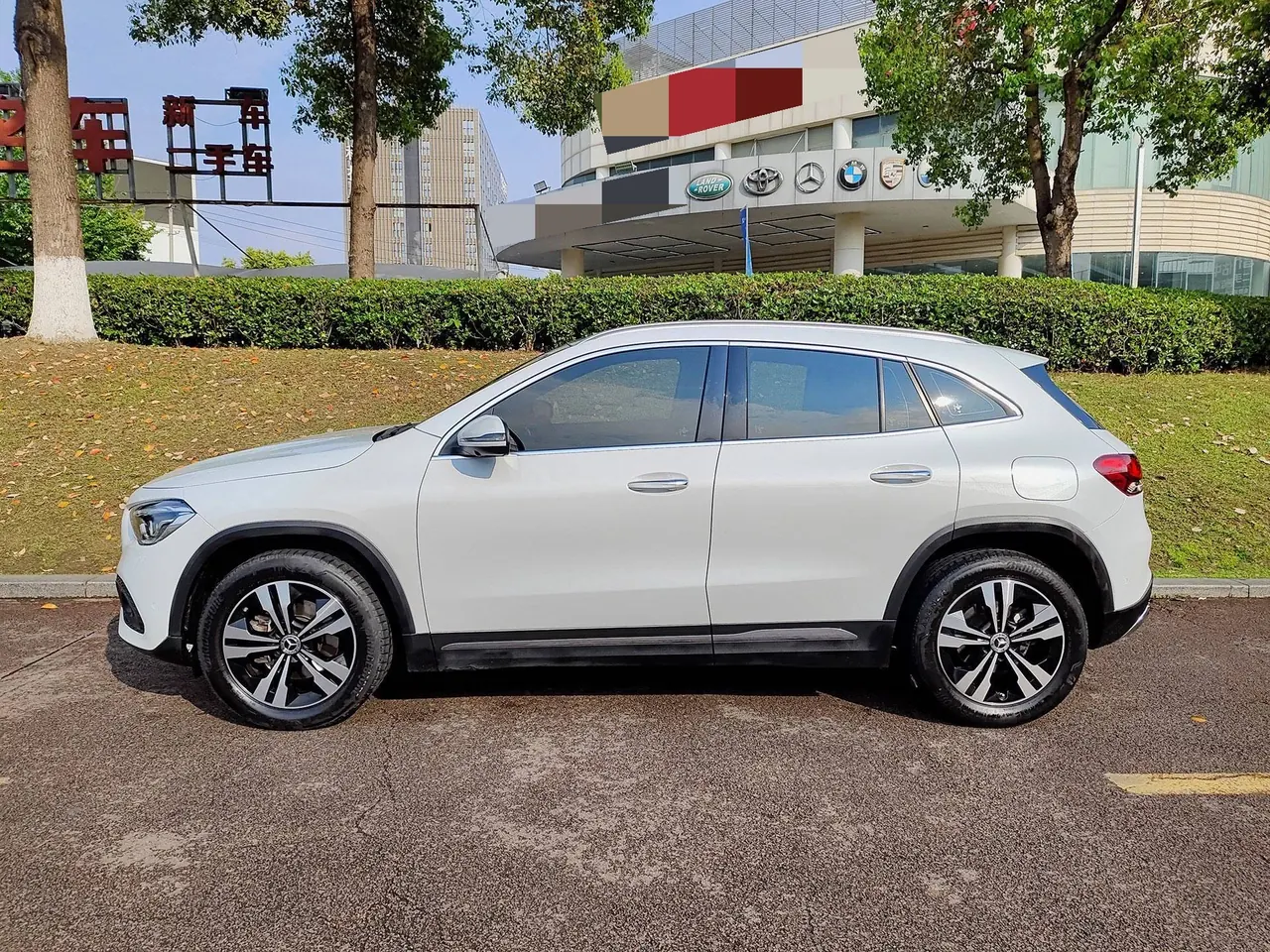 Mercedes Benz 2020 GLA 200 1.3T automatic gear 2