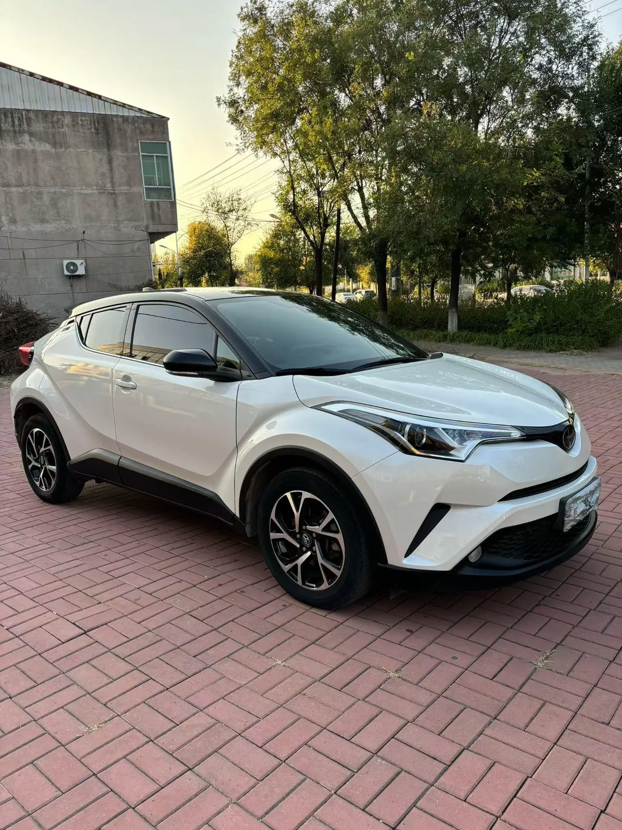 Toyota 2020 C- HR 2.0 stepless leading version of automatic gear 2