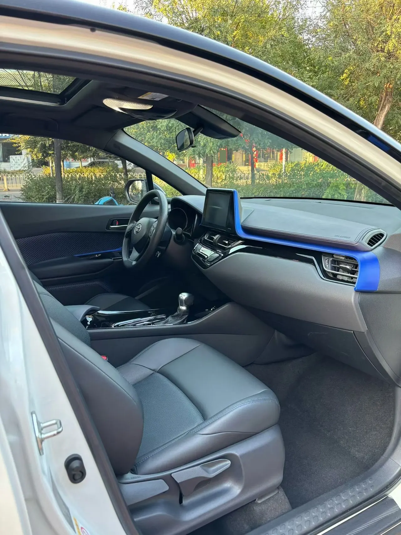 Toyota 2020 C- HR 2.0 stepless leading version of automatic gear 6
