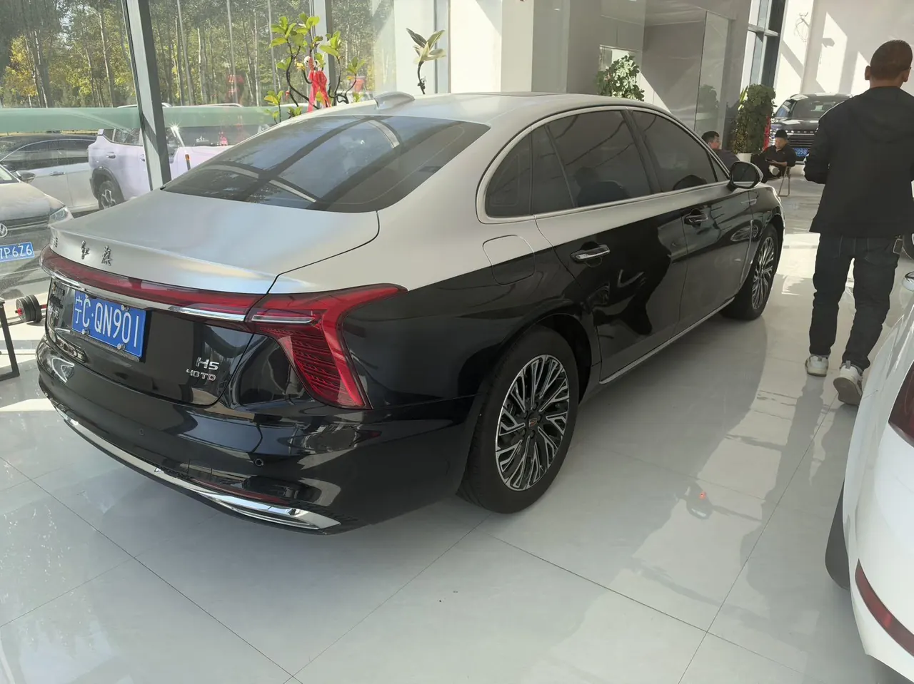 HongQi 2023 H5 2.0T Zhilian Flag Edition Automatic Gear 2