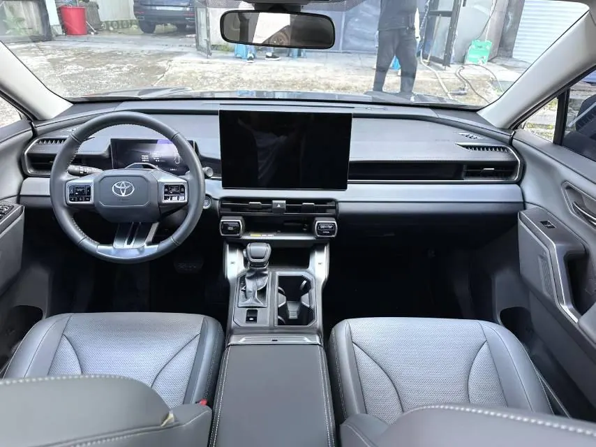 Toyota 2026 RAV4 Rongfang Double Engine 2.0 Stepless Two-Drive Deluxe Automatic Gear 3