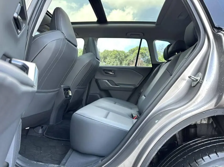 Toyota 2026 RAV4 Rongfang Double Engine 2.0 Stepless Two-Drive Deluxe Automatic Gear 4