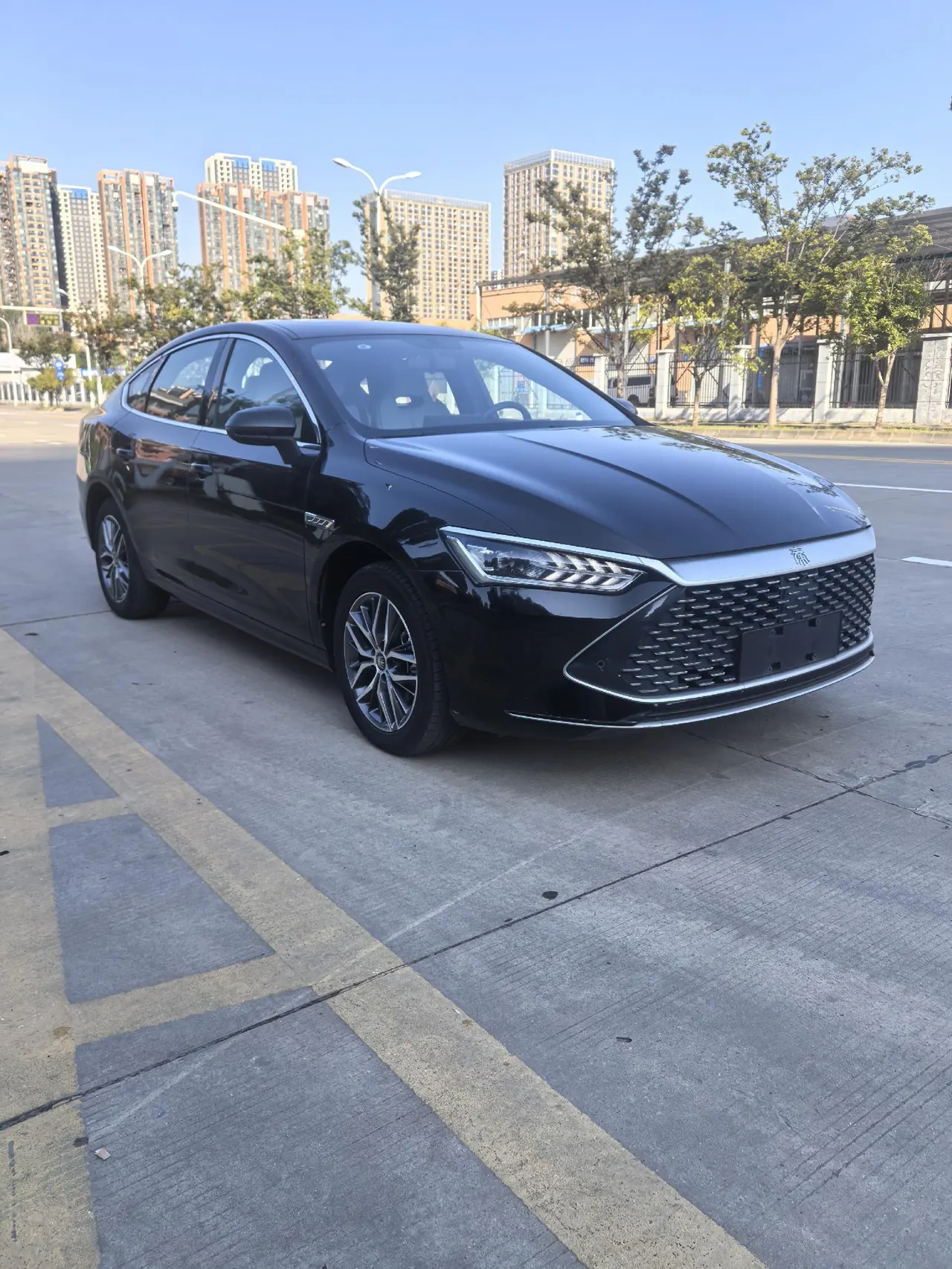 BYD 2023 Qin PLUS DM-i 1.5 stepless champion version Exceed 120KM automatic gear 3