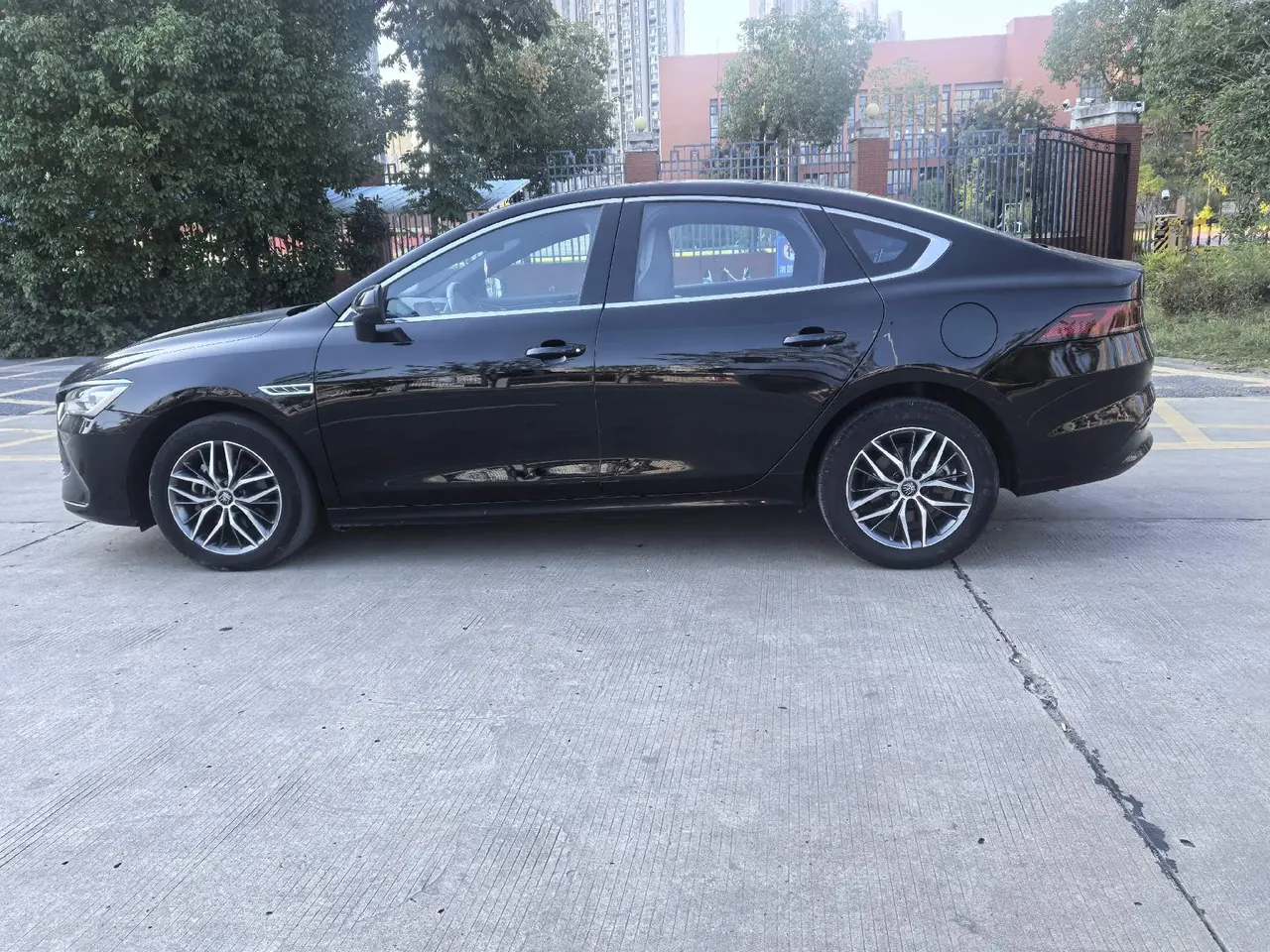 BYD 2023 Qin PLUS DM-i 1.5 stepless champion version Exceed 120KM automatic gear 6