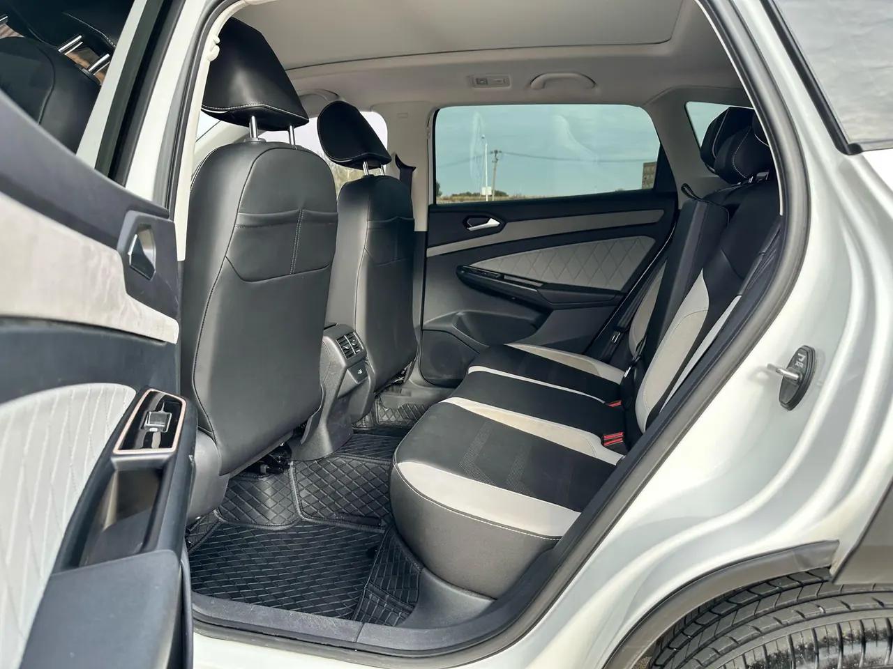Jetta 2023 Jetta VS7 1.4T 280TSI ABT Enjoy Limited Edition Automatic Gear 16