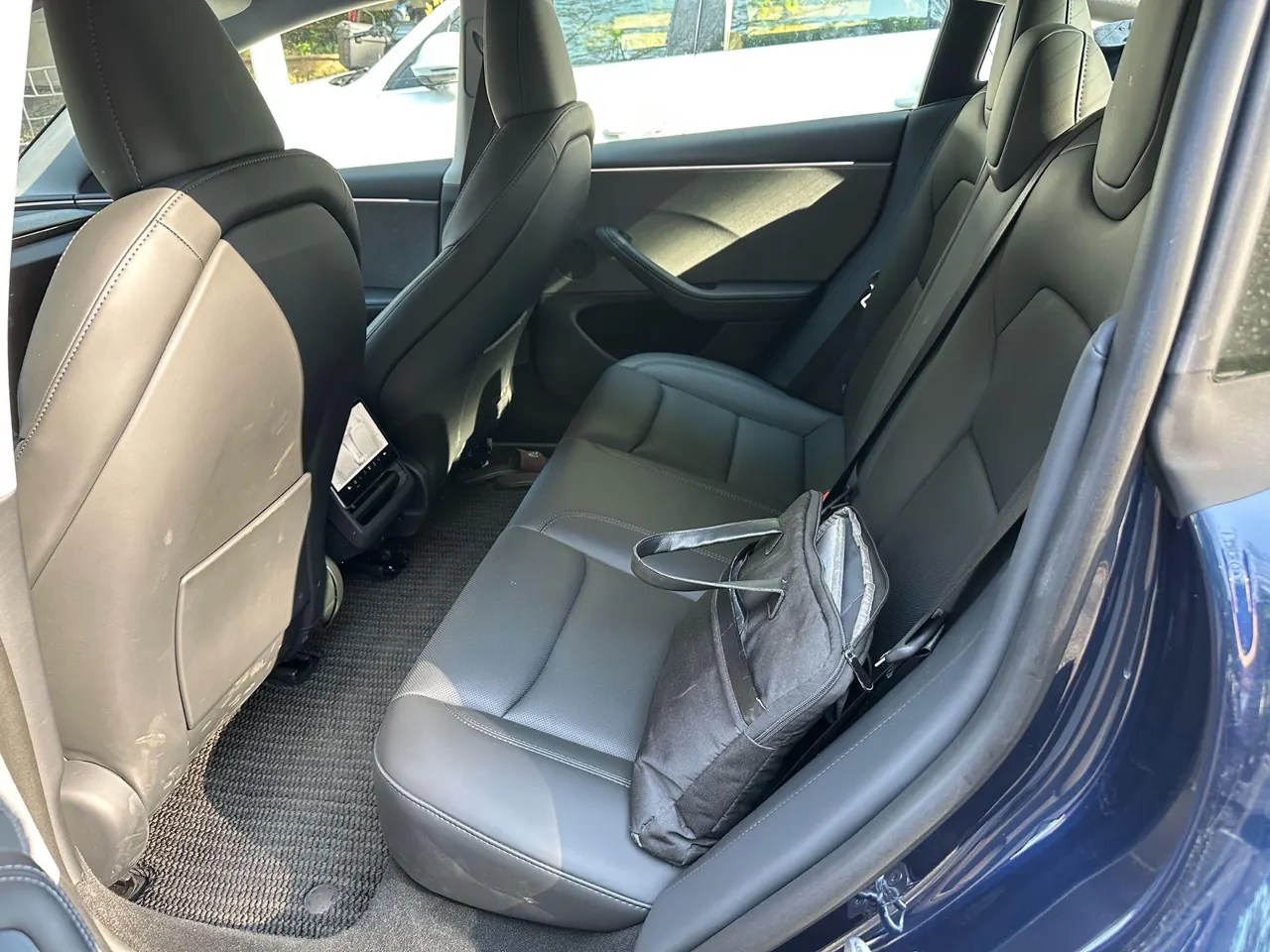 Tesla 2026 Model 3 rear-wheel drive version of automatic transmission 3