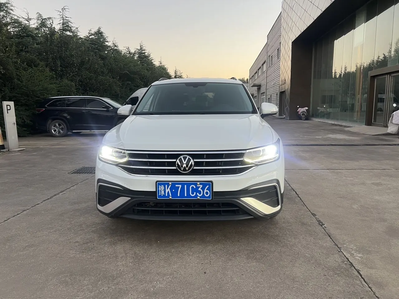 Volkswagen 2023 Tiguan L 2.0TSI 330TSI Two-Drive Comfortable Edition Automatic Gear 2