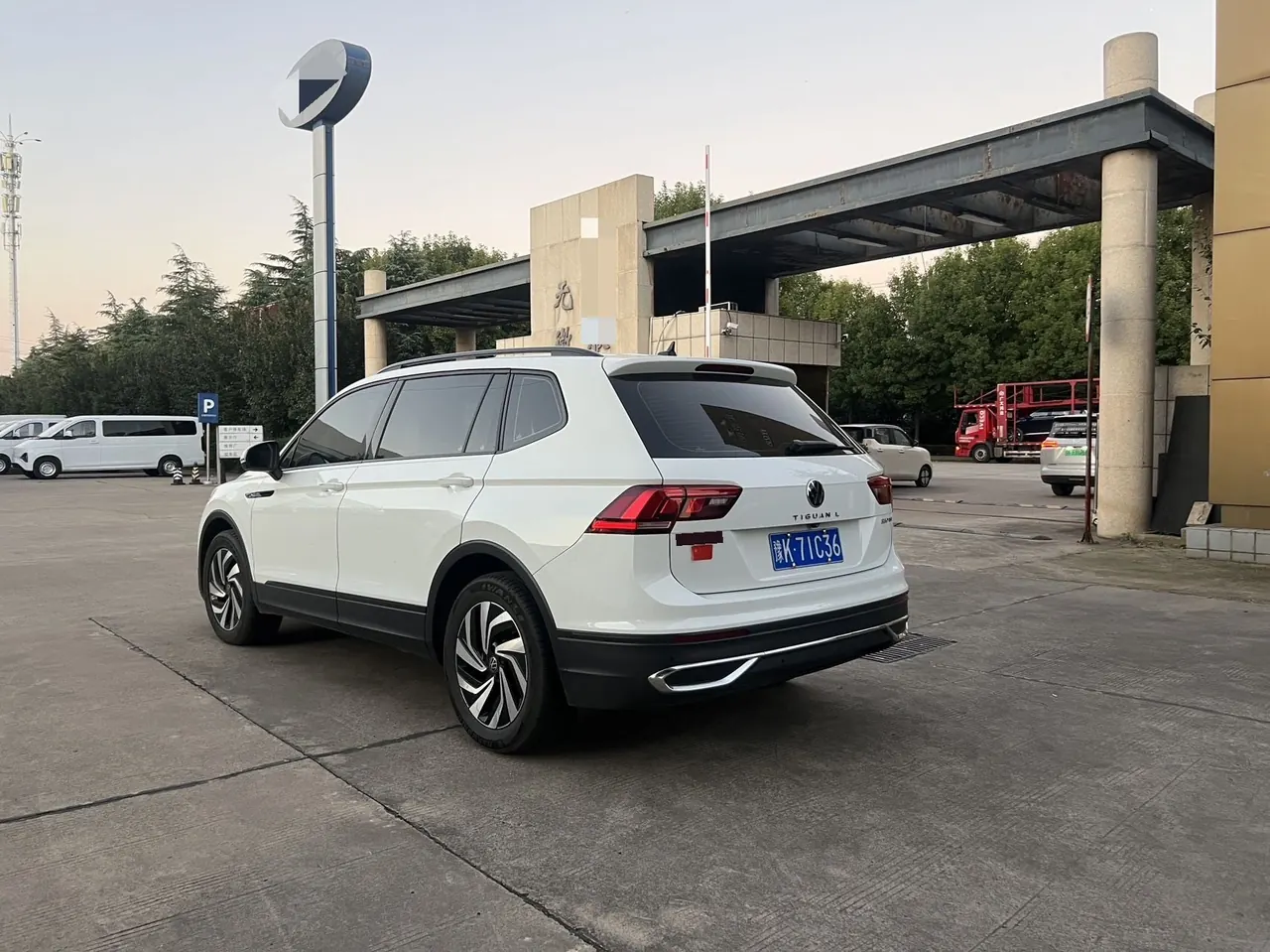 Volkswagen 2023 Tiguan L 2.0TSI 330TSI Two-Drive Comfortable Edition Automatic Gear 4