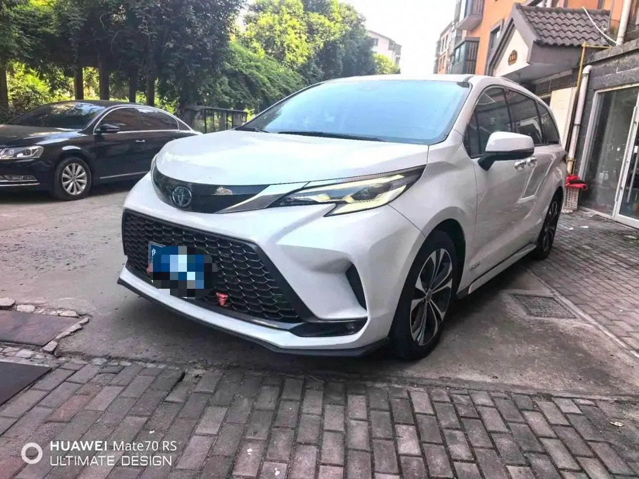 Open image lightbox: Toyota 2023 Grevia HYBRID 2.5 Stepless Premium PLUS Edition Automatic Gear