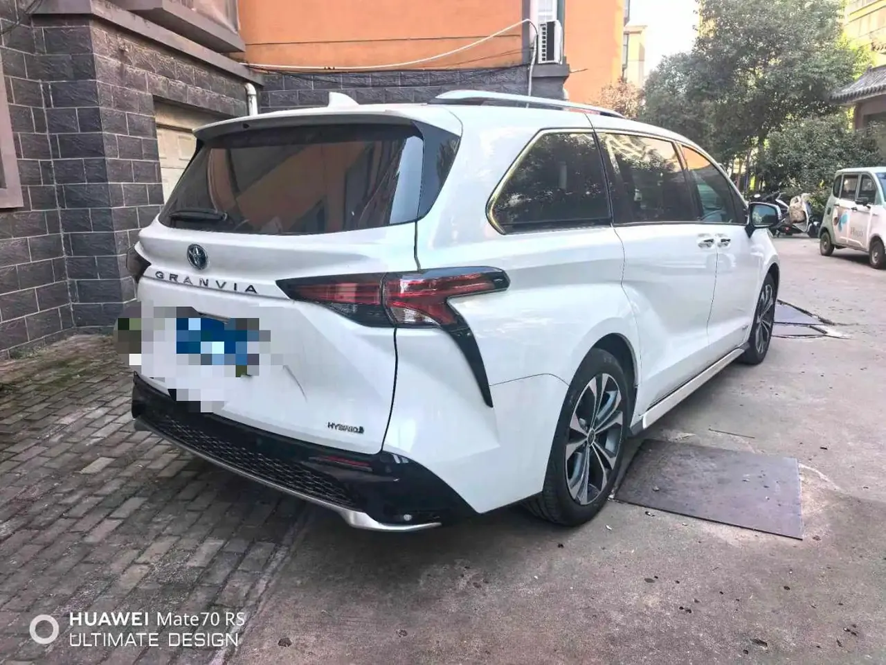 Toyota 2023 Grevia HYBRID 2.5 Stepless Premium PLUS Edition Automatic Gear 7
