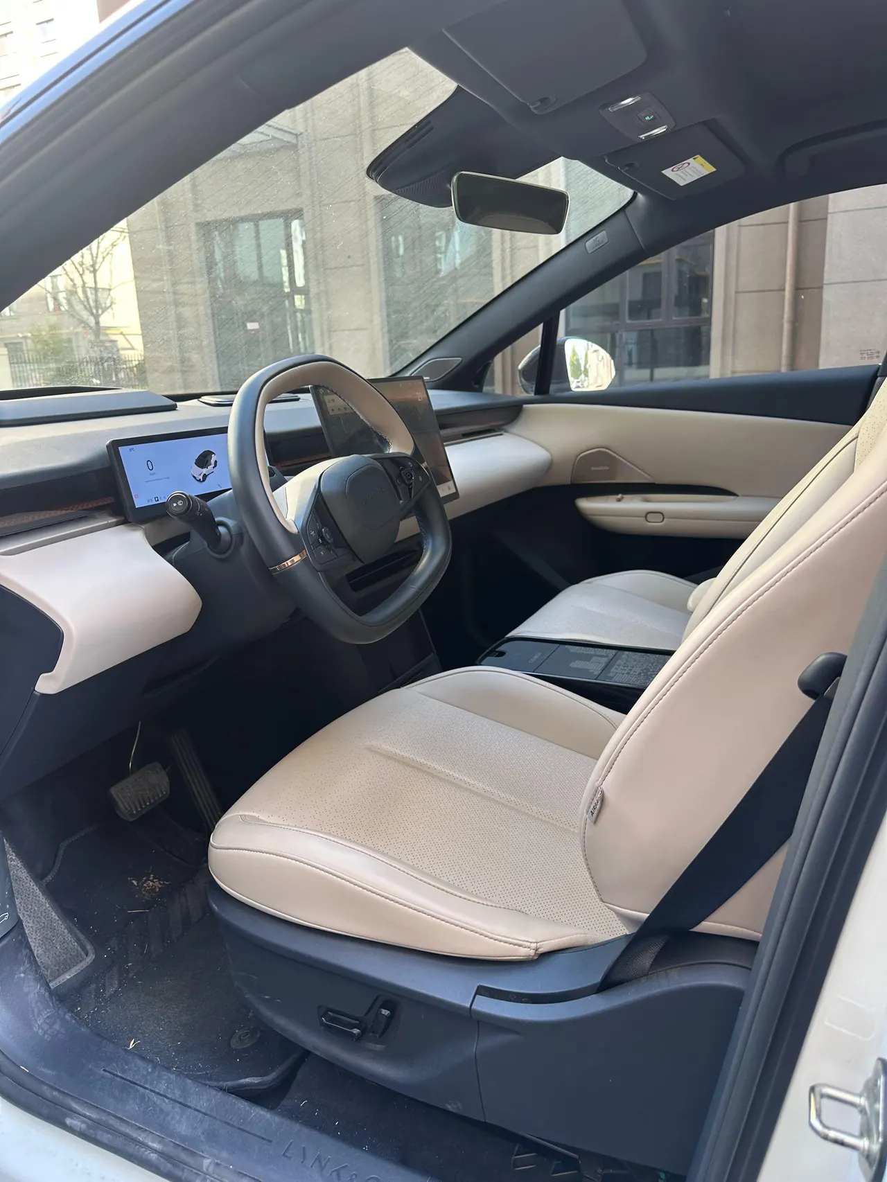 LYNK&amp;CO 2025 LYNK&amp;CO Z 20 530km Rear Drive Max Automatic - View 1