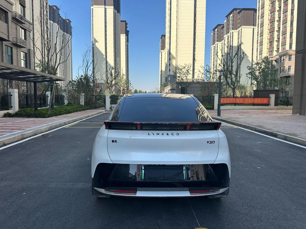 LYNK&amp;CO 2025 LYNK&amp;CO Z 20 530km Rear Drive Max Automatic 4