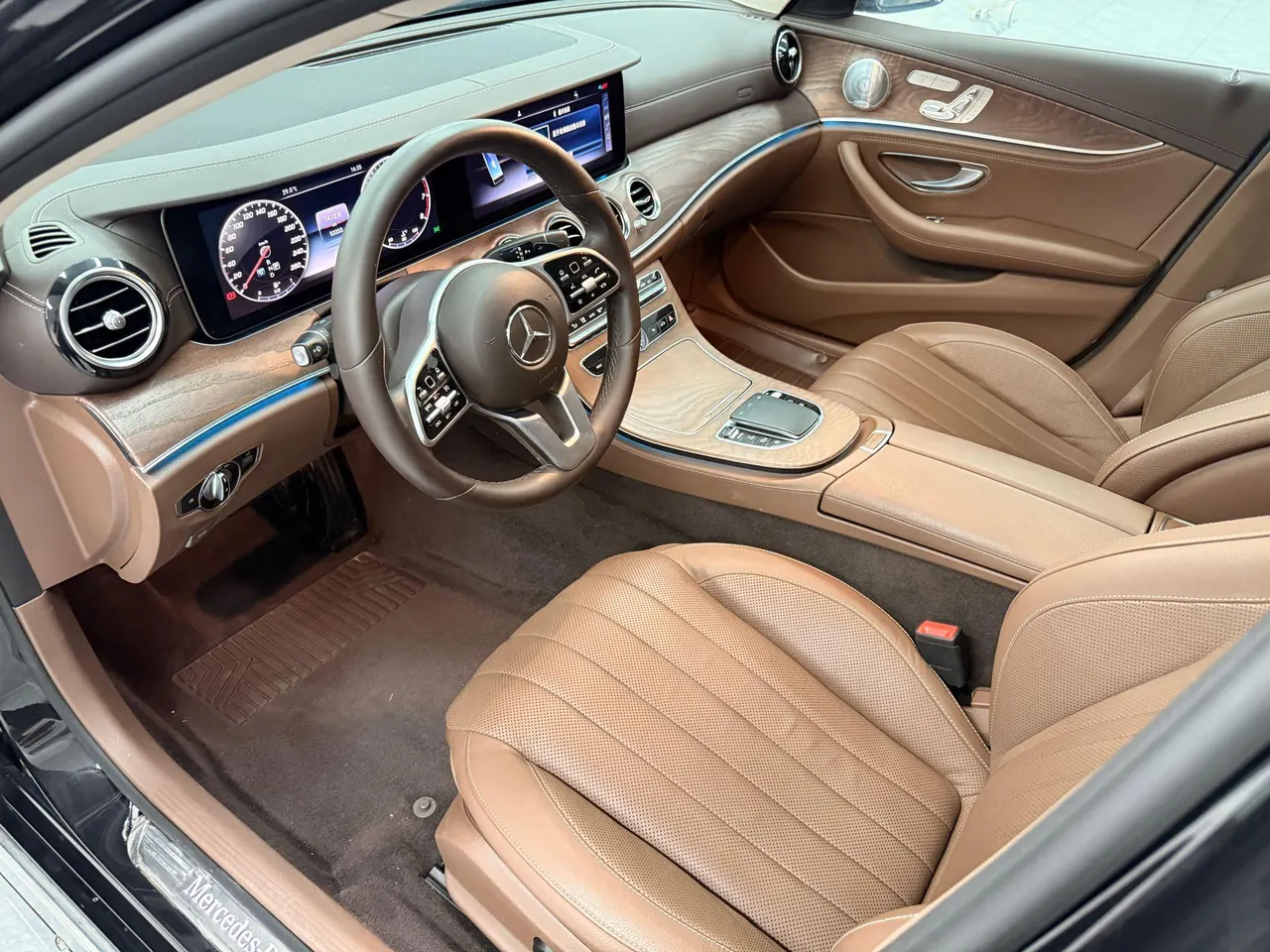 Mercedes Benz E-Class 2020 E 300 L 2.0T Special Edition (Modified) Automatic Gear 4
