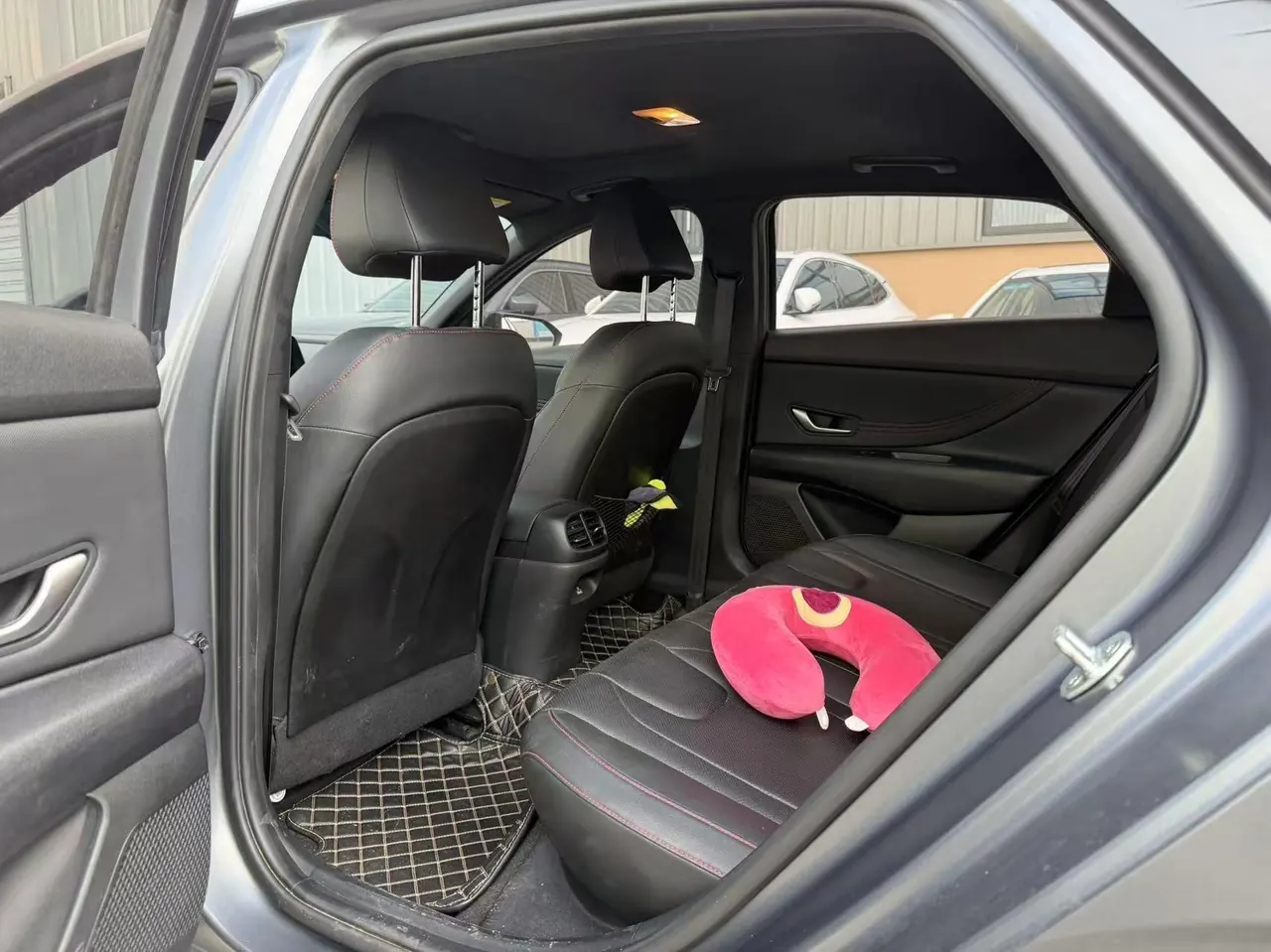 Hyundai 2022 Elantra -3-compartment 1.5 stepless LUX premium automatic gear 5