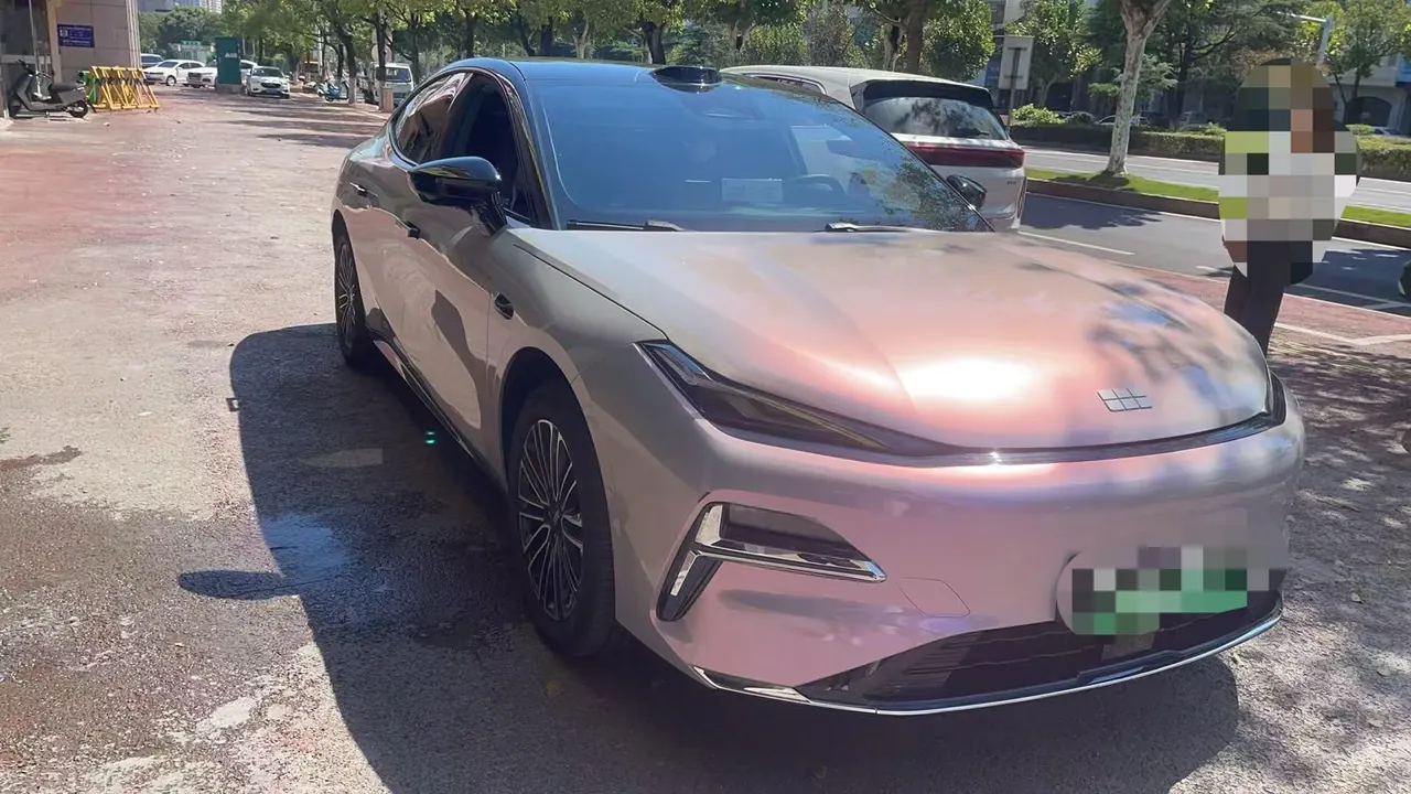 Geely Galaxy 2026 Xingyao 8 EM-i 1.5 Voyager Sailing Edition Automatic Gear 2
