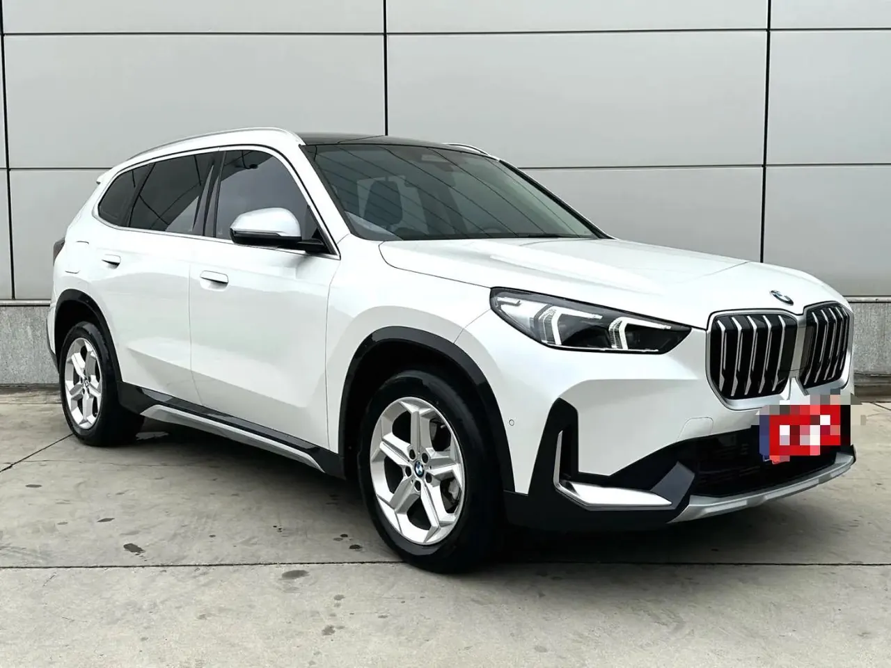 BMW 2023 X1 sDrive20Li 1.5T X Design Package Automatic Transmission 4
