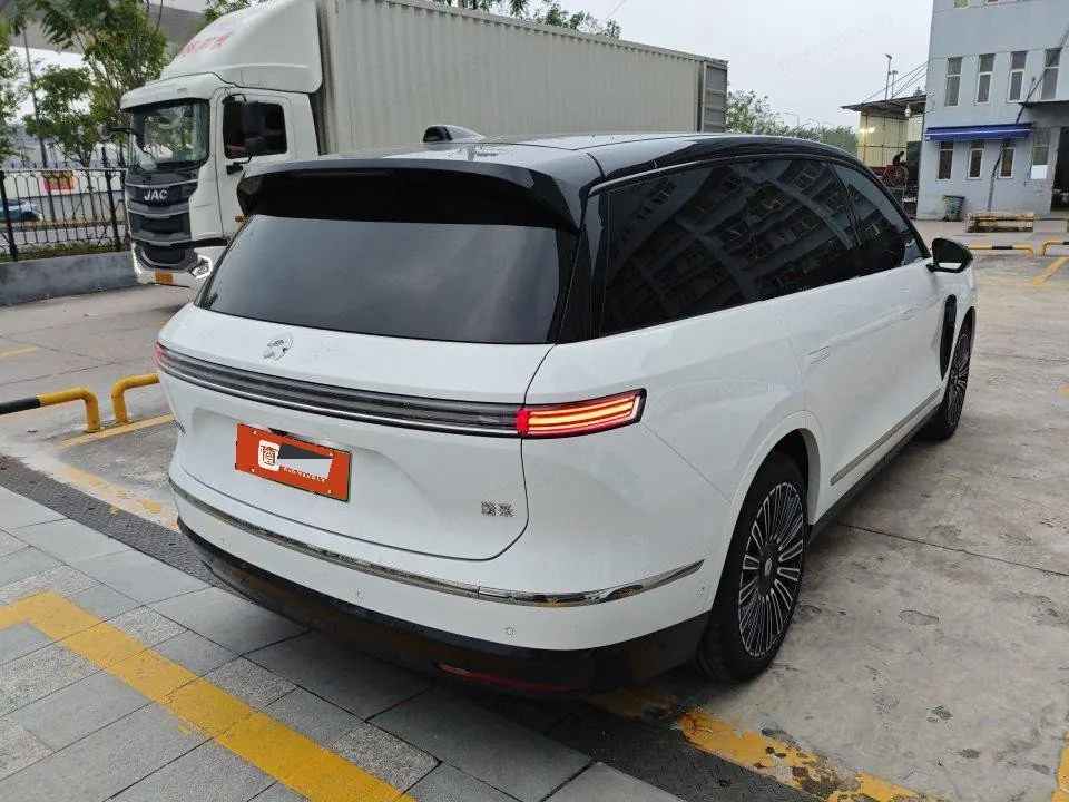 NIO 2026 ES8 5-seat Executive Deluxe Automatic Gear 3